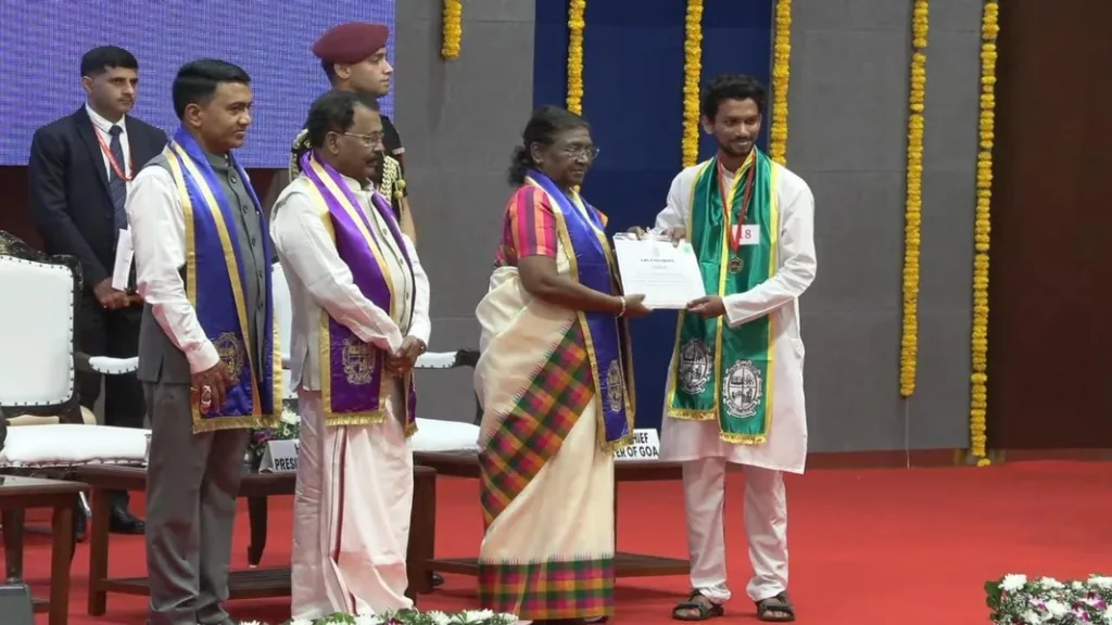 सातार्डा गावच्या सुपुत्राचा राष्ट्रपतींच्या हस्ते सन्मान !