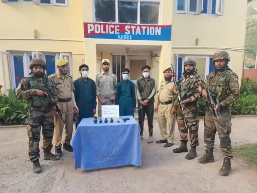 काश्मीरमध्ये 15 ऑगस्टपूर्वी 6 दहशतवाद्यांना अटक 6 terrorists arrested in Kashmir before August 15