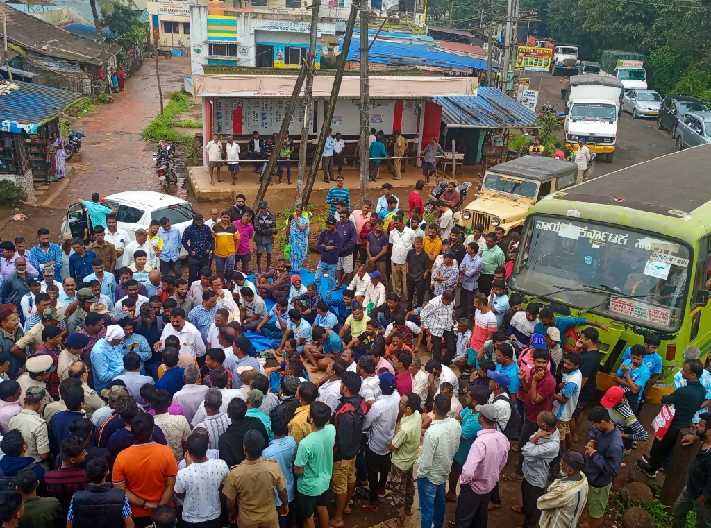 At Kankumbi, stop for three and a half hours