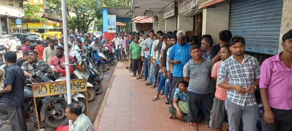 अष्टमीच्या फेरीपूर्वीच विक्रेत्यांची जत्रा Vendors' fair before Ashtami round