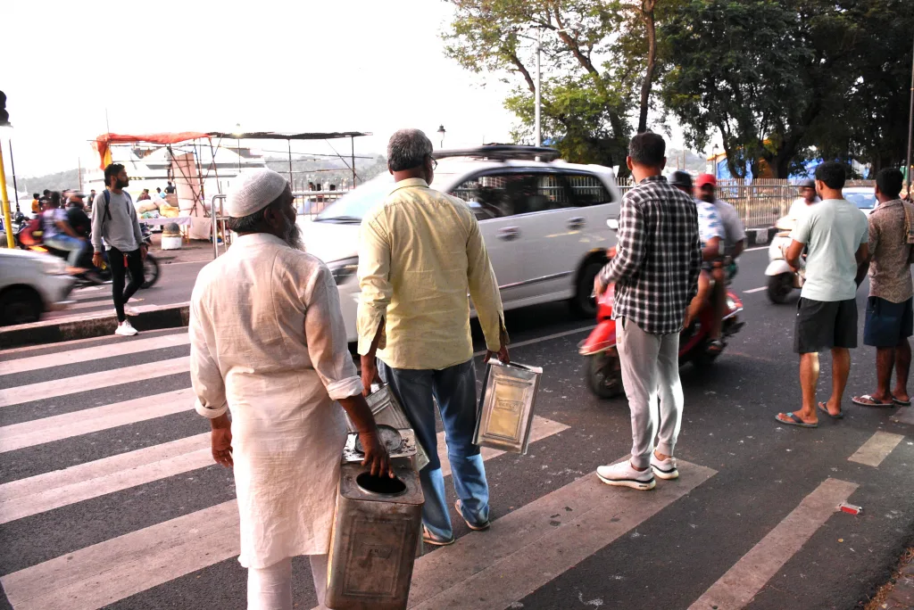 फेरी अष्टमीची, कसोटी लागणार पोलिसांची! Eighth round, the police will be tested!