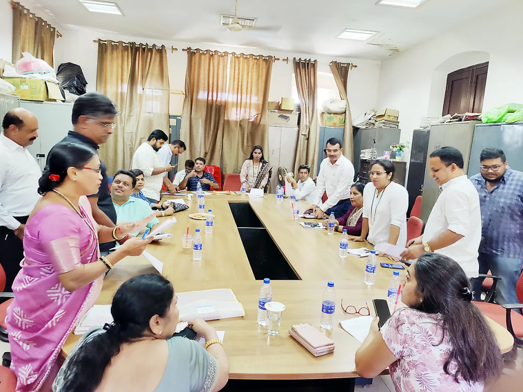 चतुर्थी माटोळी बाजार यंदा पूर्वीच्याच जागेत Chaturthi Matoli Bazar is in the same place this year