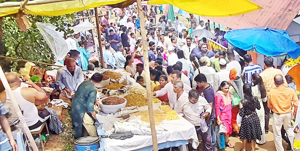 Flood of devotees on the bank of Panchganga