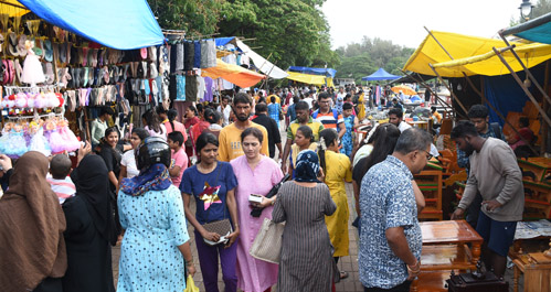 मांडवीतीरी धंदा, मांडवीतच आमची दिनचर्या! Mandavitiri business, our routine in Mandavi!