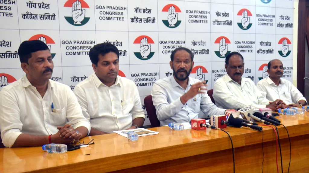 खंवटेंनी पर्वरीला बनविले जंगलराज! Khavnte made Parvari a jungle king!