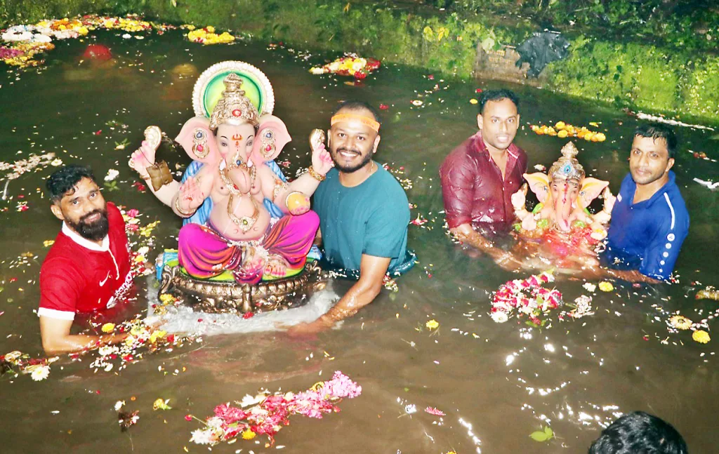 Immersion of Ganesha idols in Dicholi taluk on five days