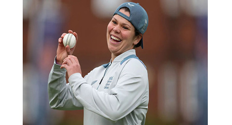 इंग्लंड महिला संघात डेव्हिडसन रिचर्ड्सचा समावेश Davidson Richards included in England Women's squad