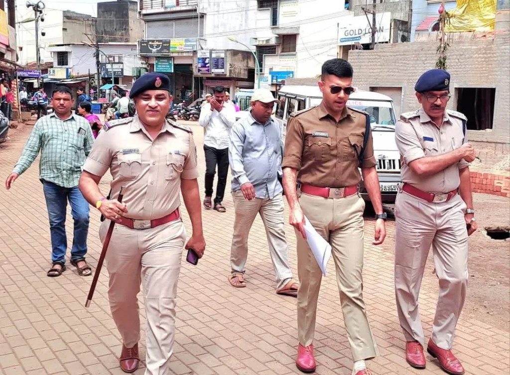 visit of Deputy Commissioner of Police in angol