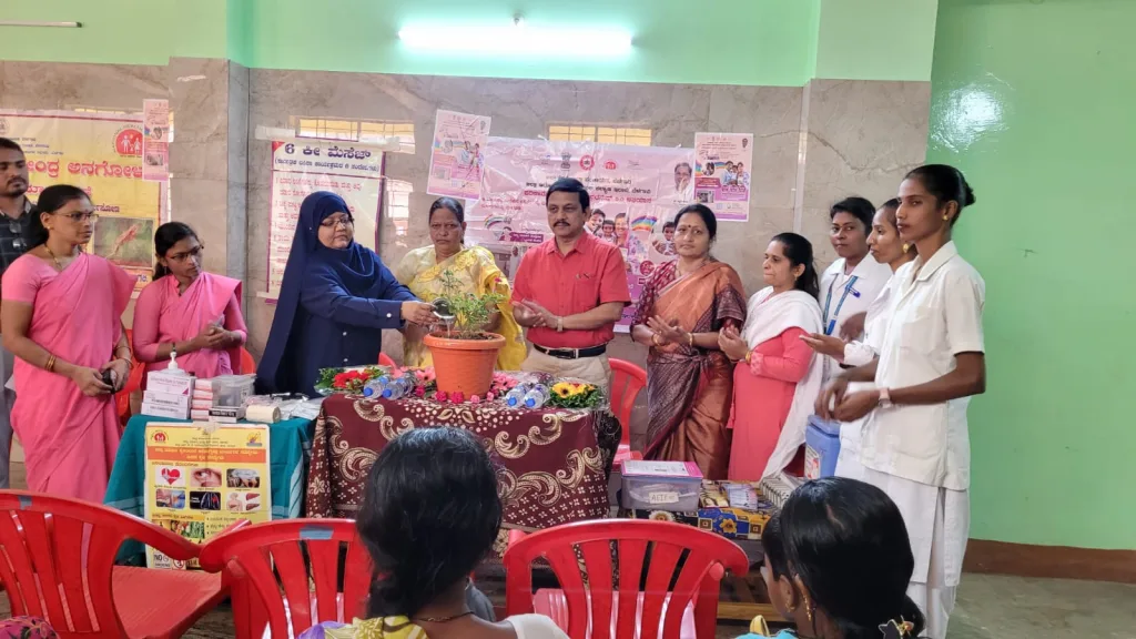 इंद्रधनुष्य लसीकरण मोहिमेला प्रारंभ Launch of indradhanush Vaccination Campaign