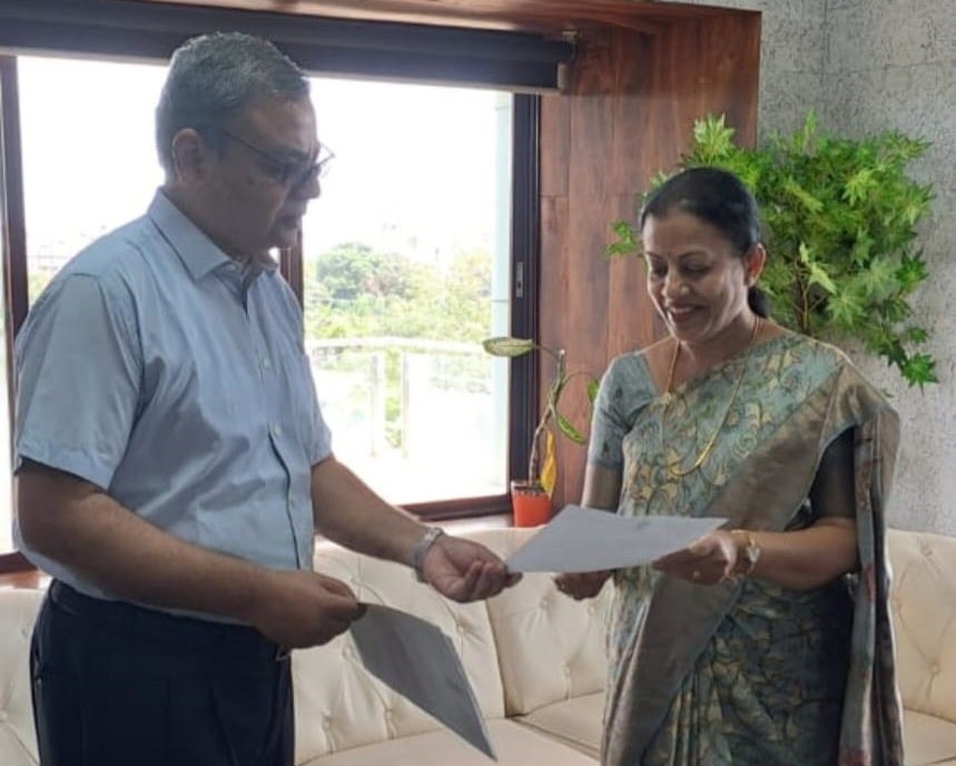 भू-संपादनाची प्रक्रिया वेळेत पूर्ण करा Complete the land acquisition process in time