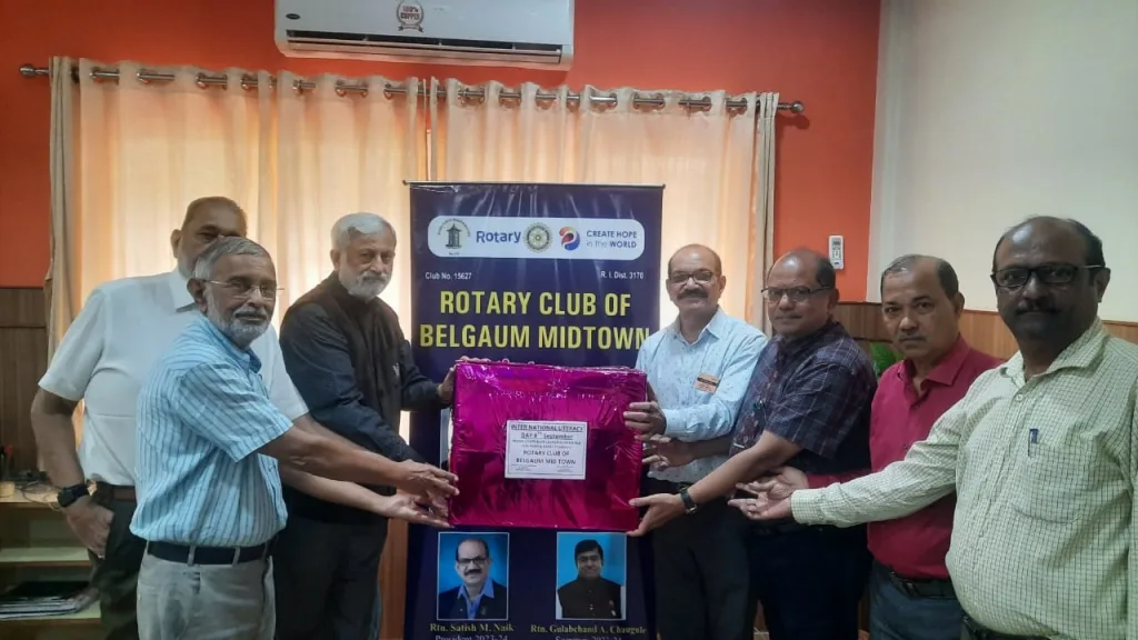 गरजू विद्यार्थ्यांच्या शिक्षणासाठी जीएसएस कॉलेजकडून हातभार Contribution from GSS College for education of needy students