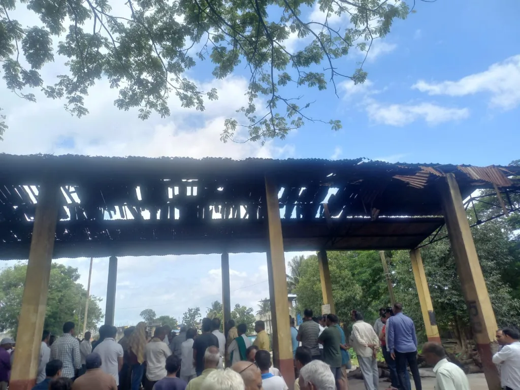 Repair the cemetery shed at Sadashivnagar