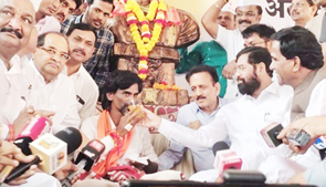 Everyone in the politics of Maharashtra has become free!