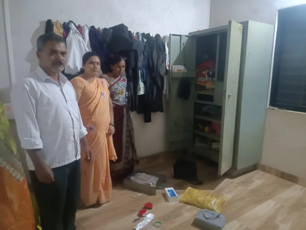 3 lakh burglary in broad daylight in Turmuri