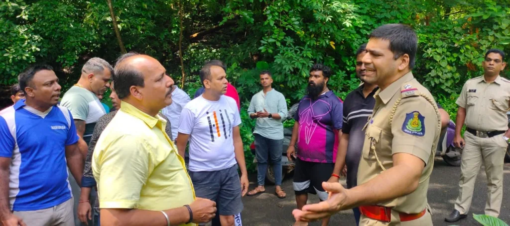 Bharari team's 'cash' on illegal mountain cutting