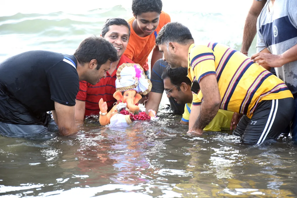 Goodbye to Ganpati Bappa after one and a half days in the state..!