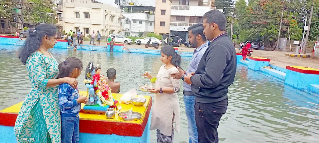 Farewell to Ganaraya for one and a half days with devotion