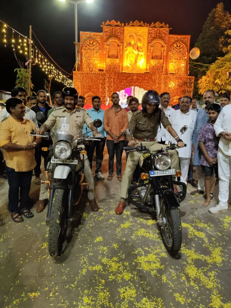 Bullets of police officers to interact with circles