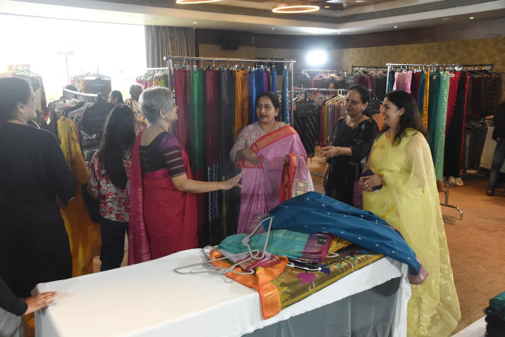 Spontaneous response to the exhibition 'Saili Rajadhyaksha Sarij'