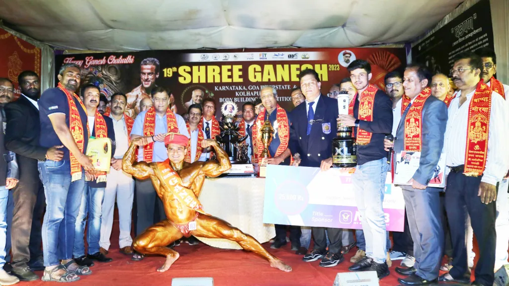 प्रशांत खन्नूकरला श्री गणेश किताब Sri Ganesh Kitab to Prashant Khannukar