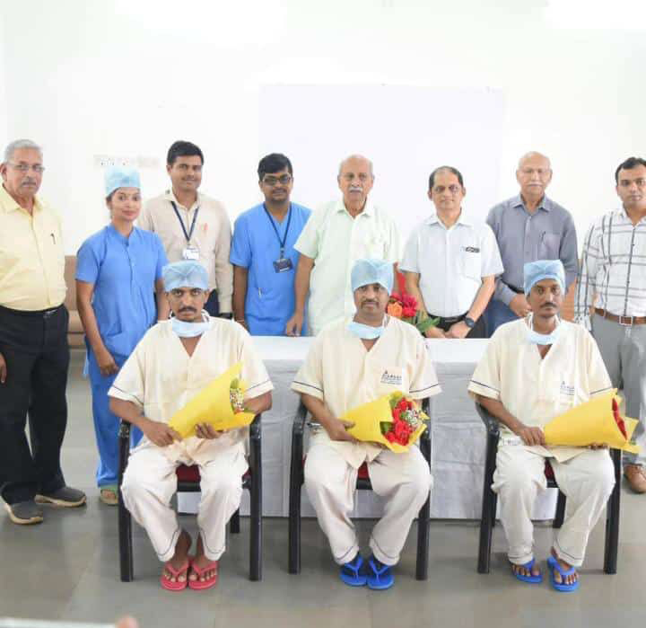 Liver transplants on three patients in twelve days at KLE