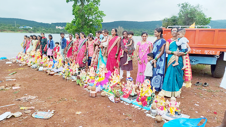 तालुक्यात जड अंत:करणाने बाप्पांना निरोप Farewell to Bappa with a heavy heart in Taluka