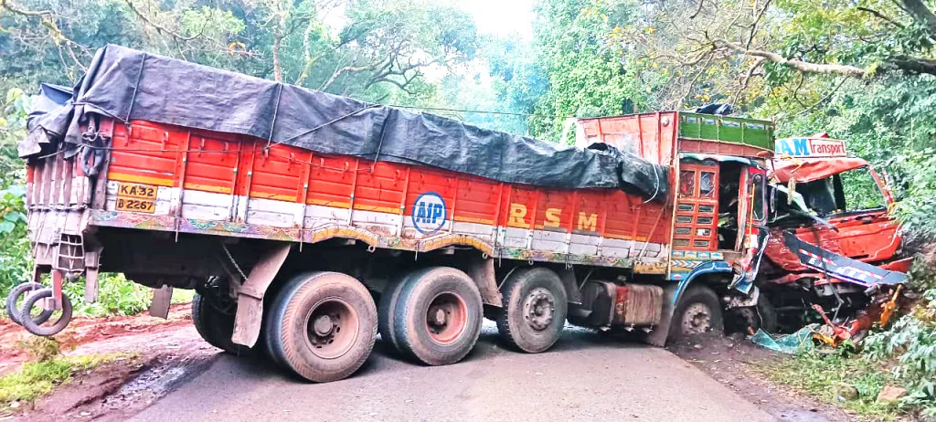 Belgaum-Goa traffic stopped for twelve hours