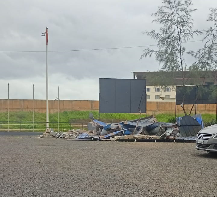 Illegal shed at Mahanteshnagar removed