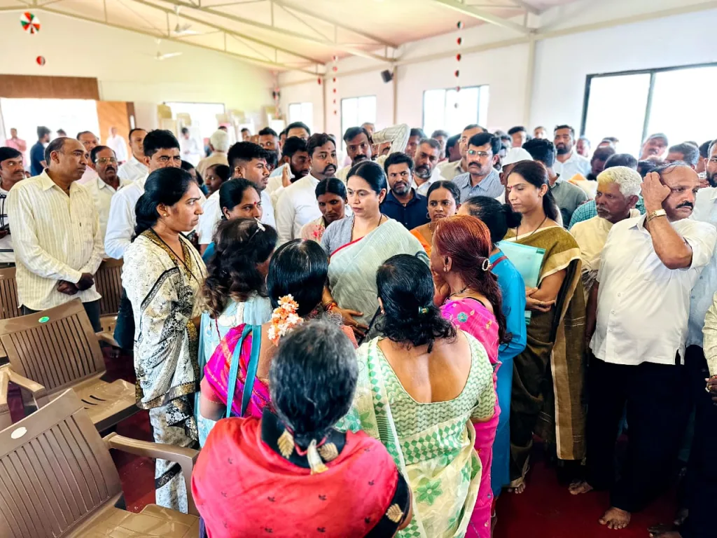 Minister Hebbalkar listened to the civil problems