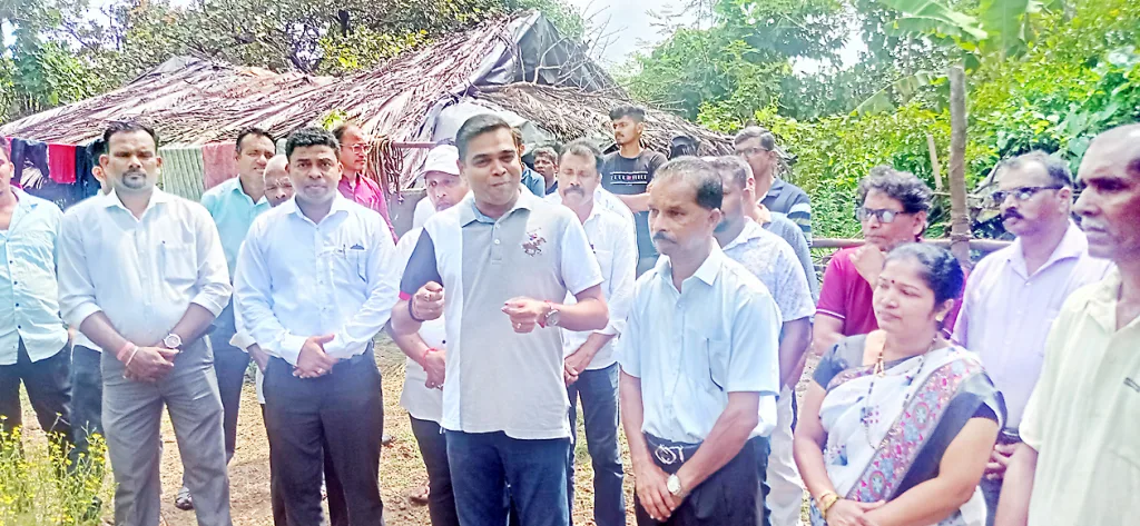 तुयेतील धनगर बांधवांच्या झोपड्या प्रकाशमान The huts of the Dhangar brothers in Tuye are bright