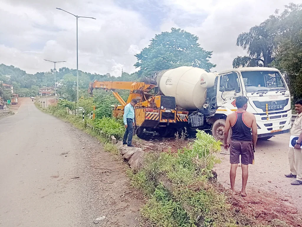 Driver injured in crane-RMC truck collision