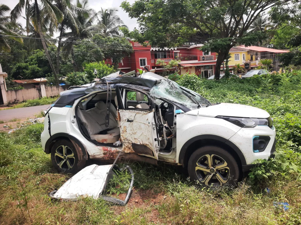 पर्वरी येथे अपघातात तिघे ठार Three killed in an accident at Parvari