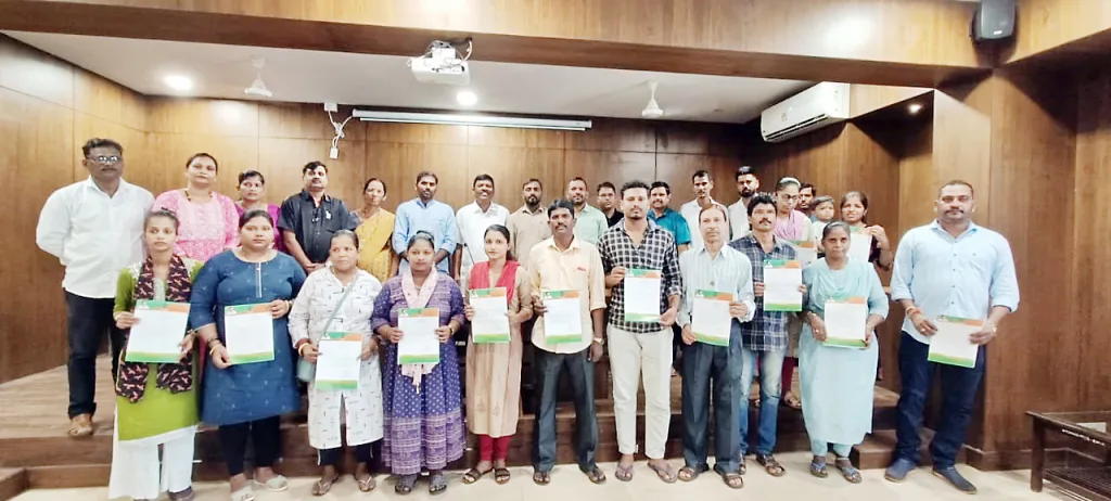 सावर्डे मतदारसंघात लाडली लक्ष्मी लाभार्थ्यांना मंजूरी पत्राचे वितरण Distribution of approval letter to Ladli Lakshmi beneficiaries in Sawarde Constituency