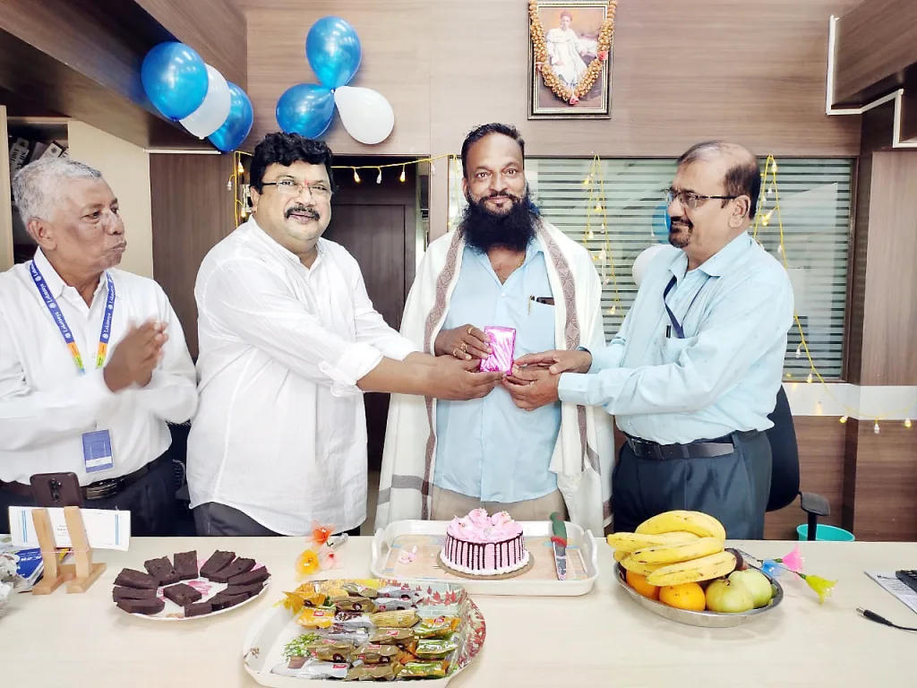 In 'Lokmanya' Kanakon branch, the establishment day is full of excitement