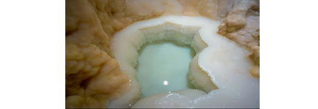 गुहेत सापडला रहस्यमय तलाव A mysterious lake was found in the cave