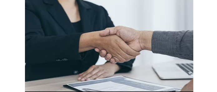 एकाच वेळी 16 कंपन्यांमध्ये नोकरी Job in 16 companies simultaneously