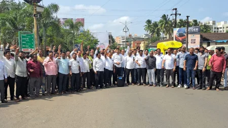 Jalna Lathi Charge : कसबा बावड्यात जाहीर निषेध,घोषणांनी परिसर दणाणला maratha reservation Jalna Lathi Charge protest in Kasaba Bawada Violent protests by Sakal Maratha community at Bhagwa Chowk