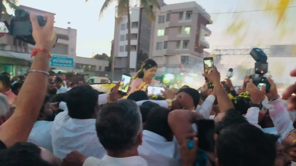 Pankaja Munde Shiv Shakti Parikrama Yatra welcomed vita sangli