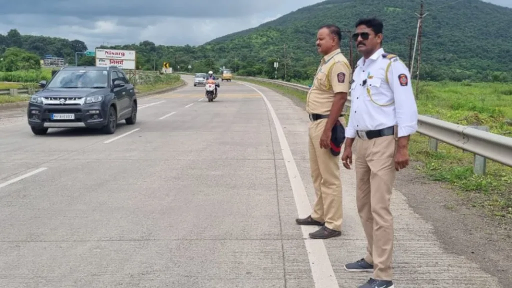 Kokan News : मुंबई-गोवा महामार्गावर गणेश भक्तांचा प्रवास सुखकर होणार Mumbai-Goa highway Provision of 19 Traffic Police Officers