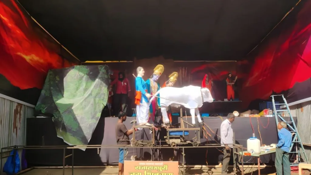 Tirupati Balaji scene in Rajarampuri Jai Shivarai Tarun Mandal