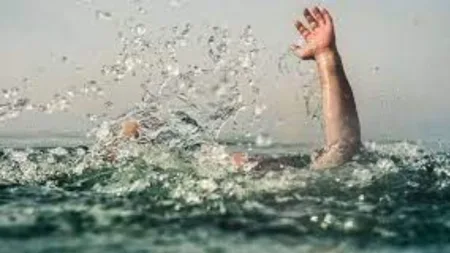 Kokan : गणपती विसर्जनासाठी गेलेला तरुण पाण्याच्या प्रवाहात बेपत्ता ; शोध मोहीम सुरू Ganeshmurti visarjan ratnagiri young man Raipatan swept river