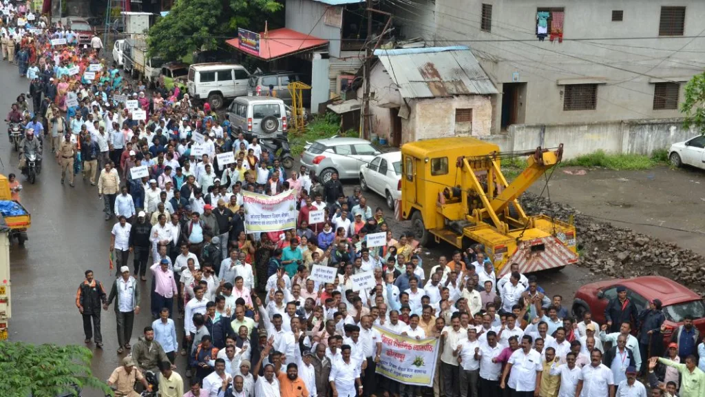 jayant asgaonkar Leadership Teachers morcha streets against