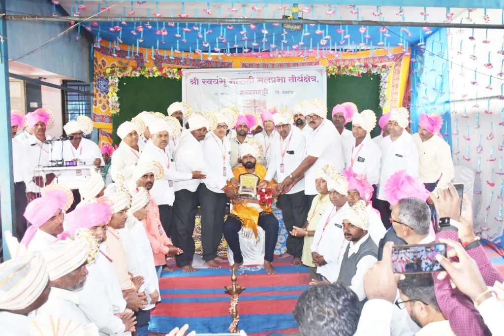 Habbanhatti will give a fund of one and a half crores for the development of the temple