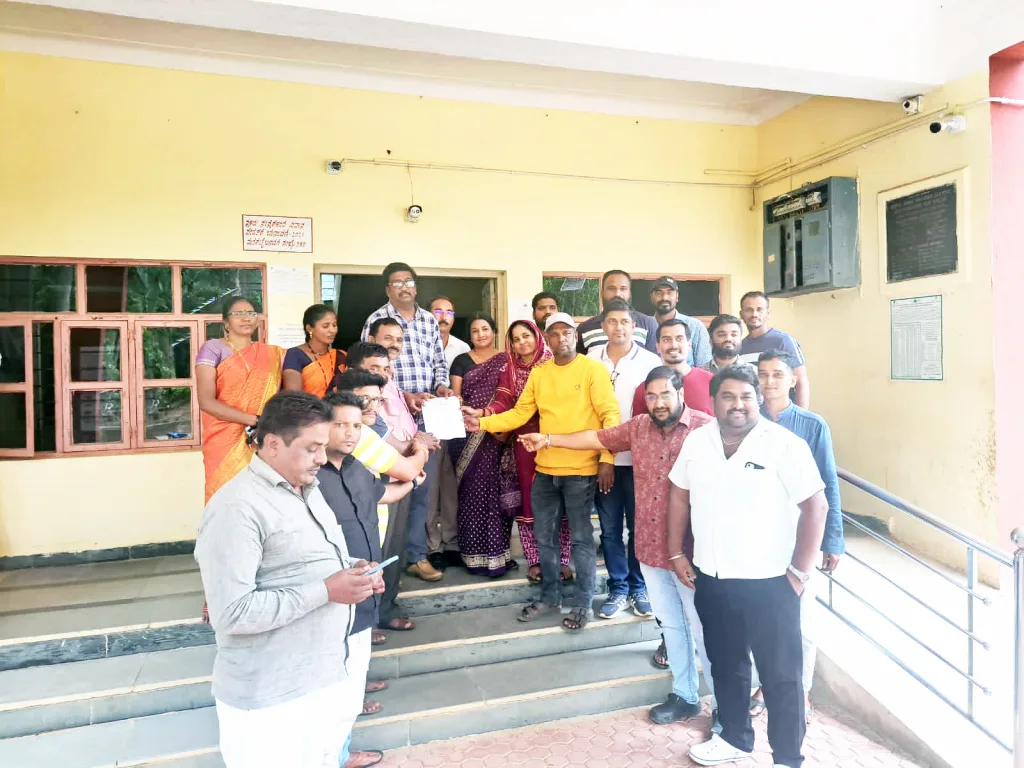 Pay the arrears of Nagar Panchayat sanitation workers within 24 hours