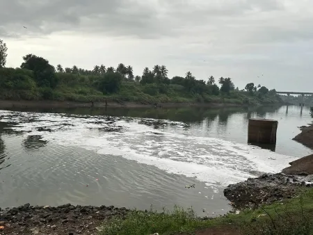 संतापजनक! विसर्जनादिवशीच कोरड्या कृष्णेत शेरीनाल्याचे सांडपाणी सोडले