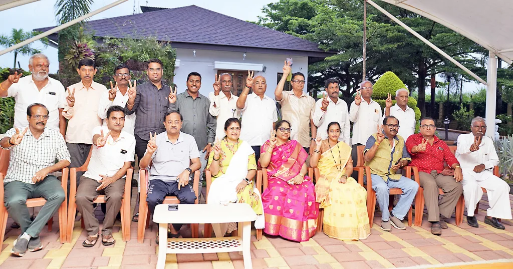 हालशुगरने घडविला ‘बिनविरोध’चा इतिहास Halsugar has created the history of 'Binvirodah'