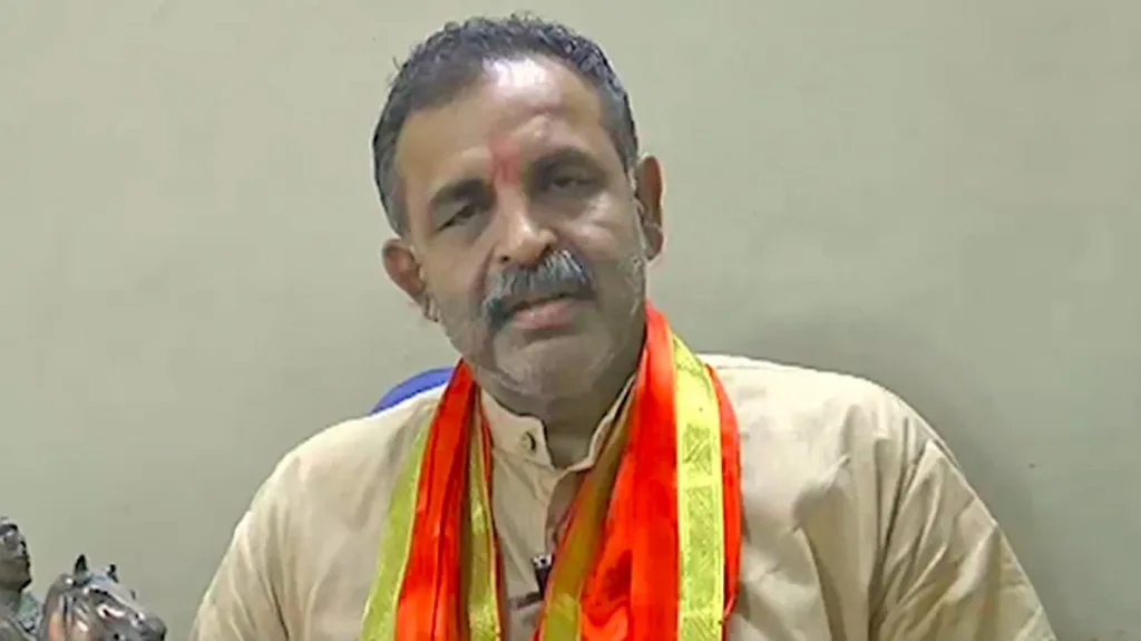 मिलिंद एकबोटे यांच्यासह चौघांवर गुन्हा; काय आहे प्रकरण?