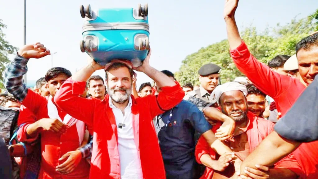 Rahul Gandhi in porter uniform