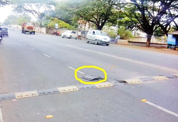 शहरात गतिरोधकांची अवस्था दयनीय The condition of traffic jams in the city is pathetic