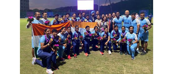 महिला क्रिकेटर्सनी रचला इतिहास, लंकेला हरवून जिंकले गोल्ड Women cricketers created history, beat Lanka to win gold